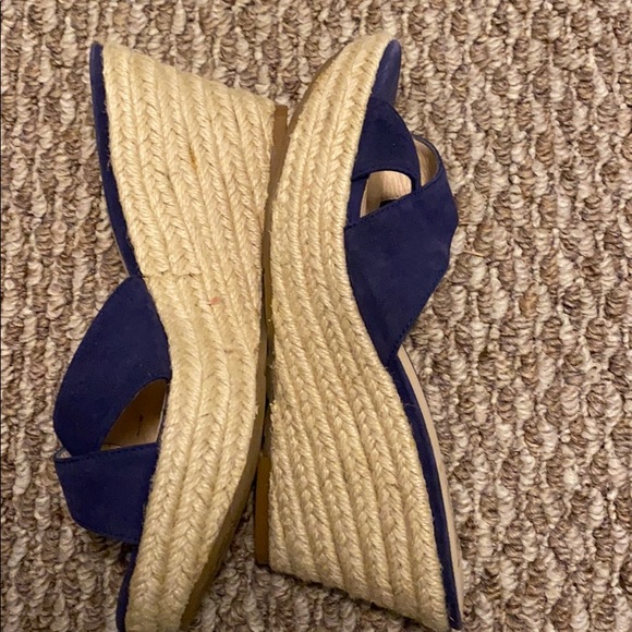 Vince Camuto wedge sandles. - Picture 7 of 7